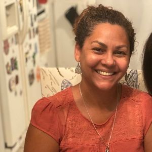 Meet your Posher, Lorraine